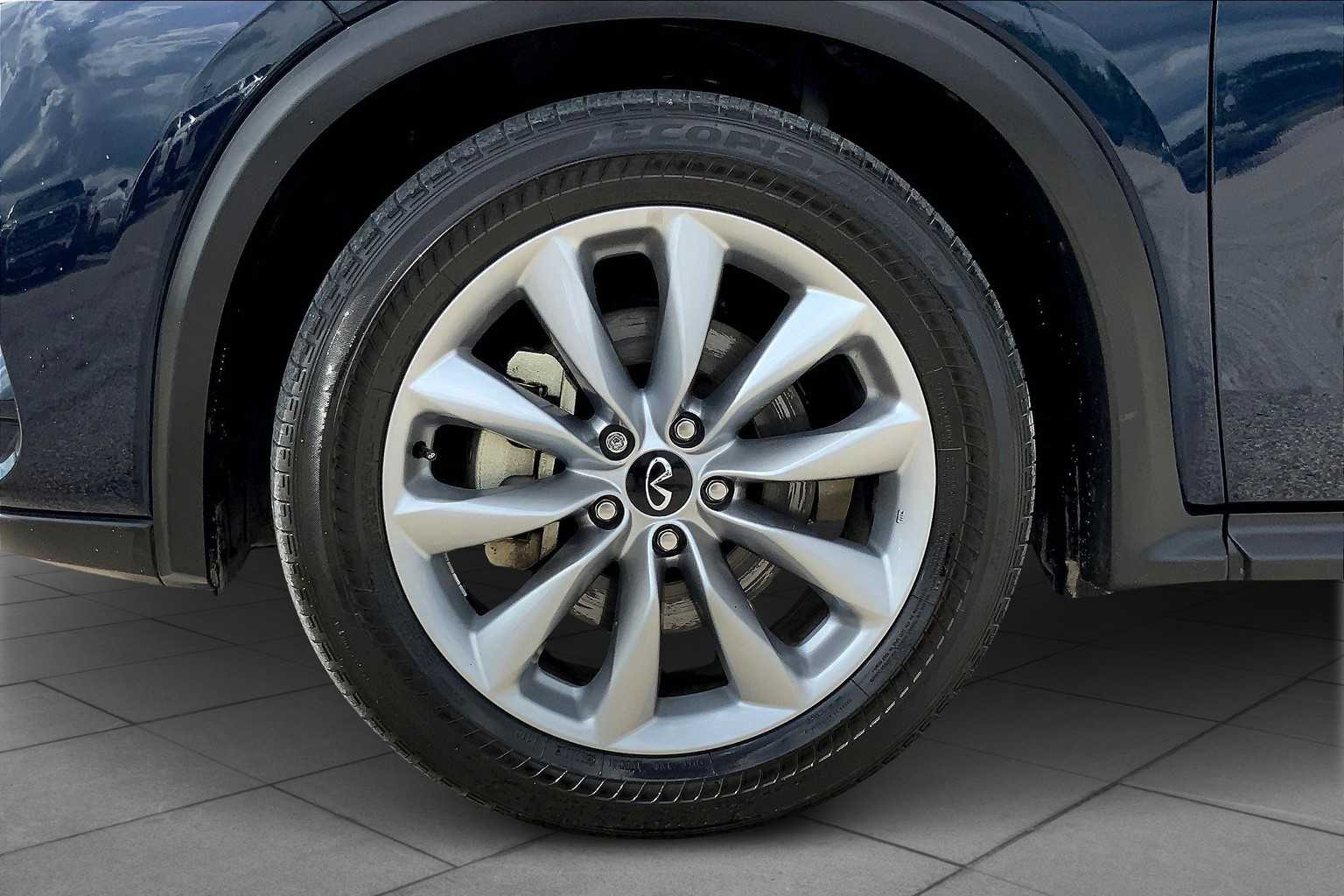 2021 Infiniti QX50 Luxe photo 10