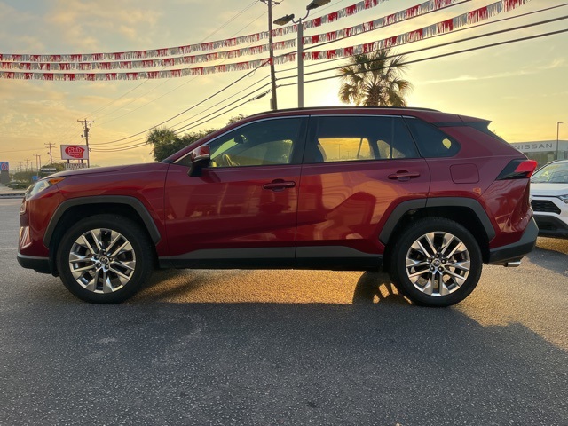 2019 Toyota RAV4 XLE Premium photo 34