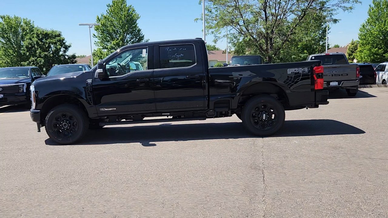 2025 Ford F-250 Lariat photo 2