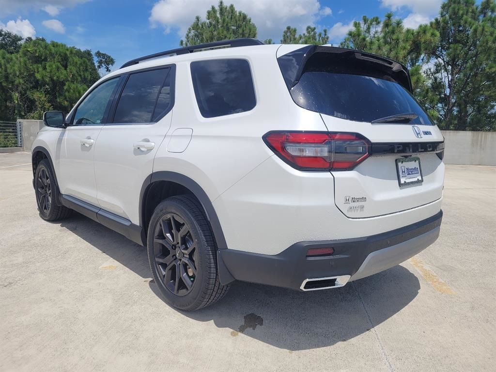 2025 Honda Pilot Touring photo 4