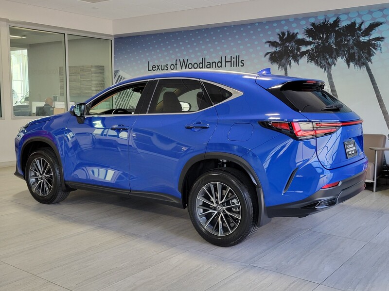 2025 Lexus NX 250 Premium photo 3