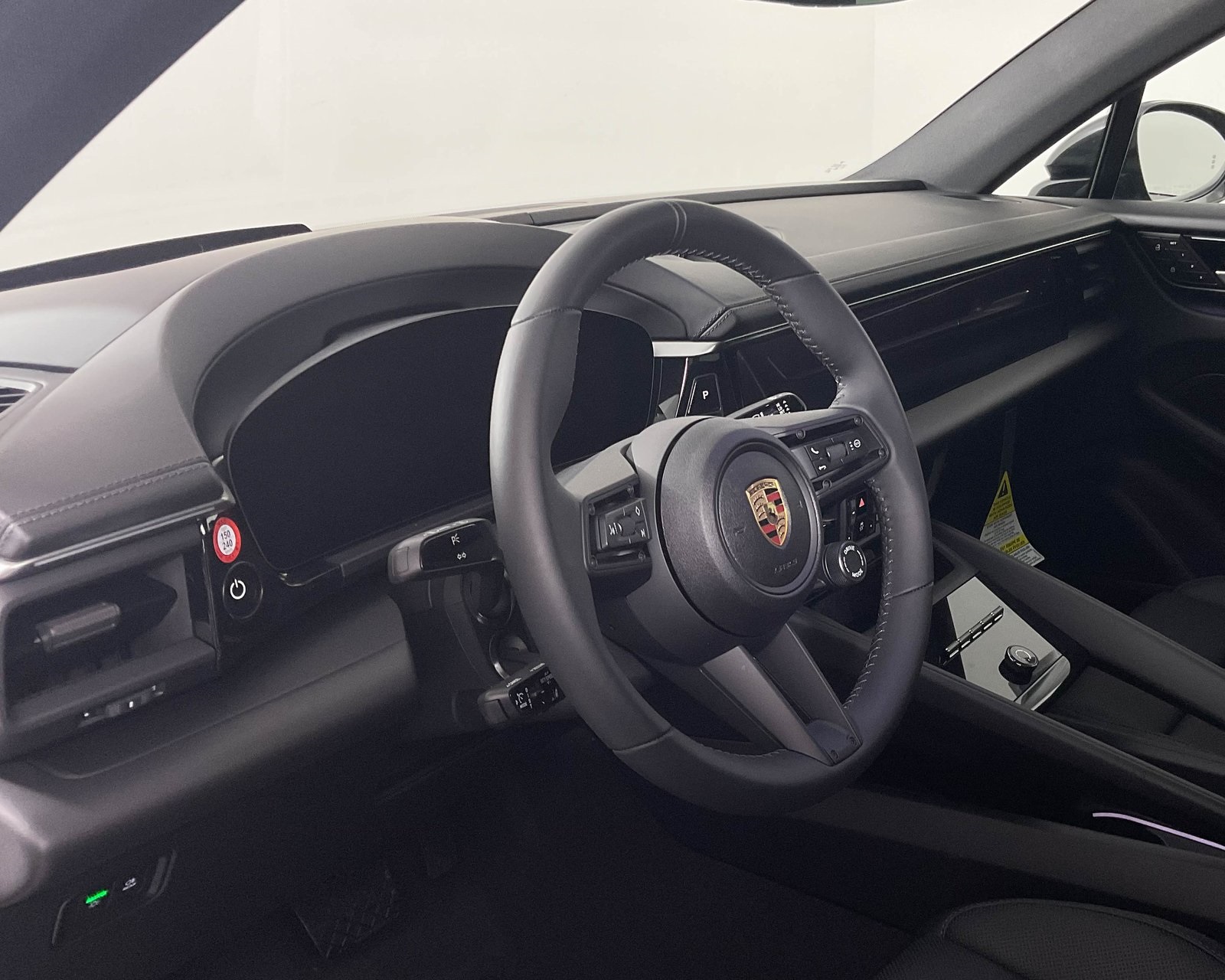 2024 Porsche Macan photo 4