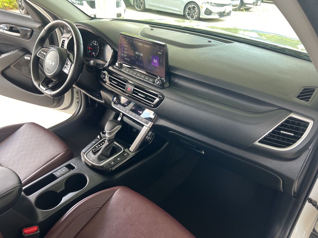 2023 Kia Seltos SX photo 19