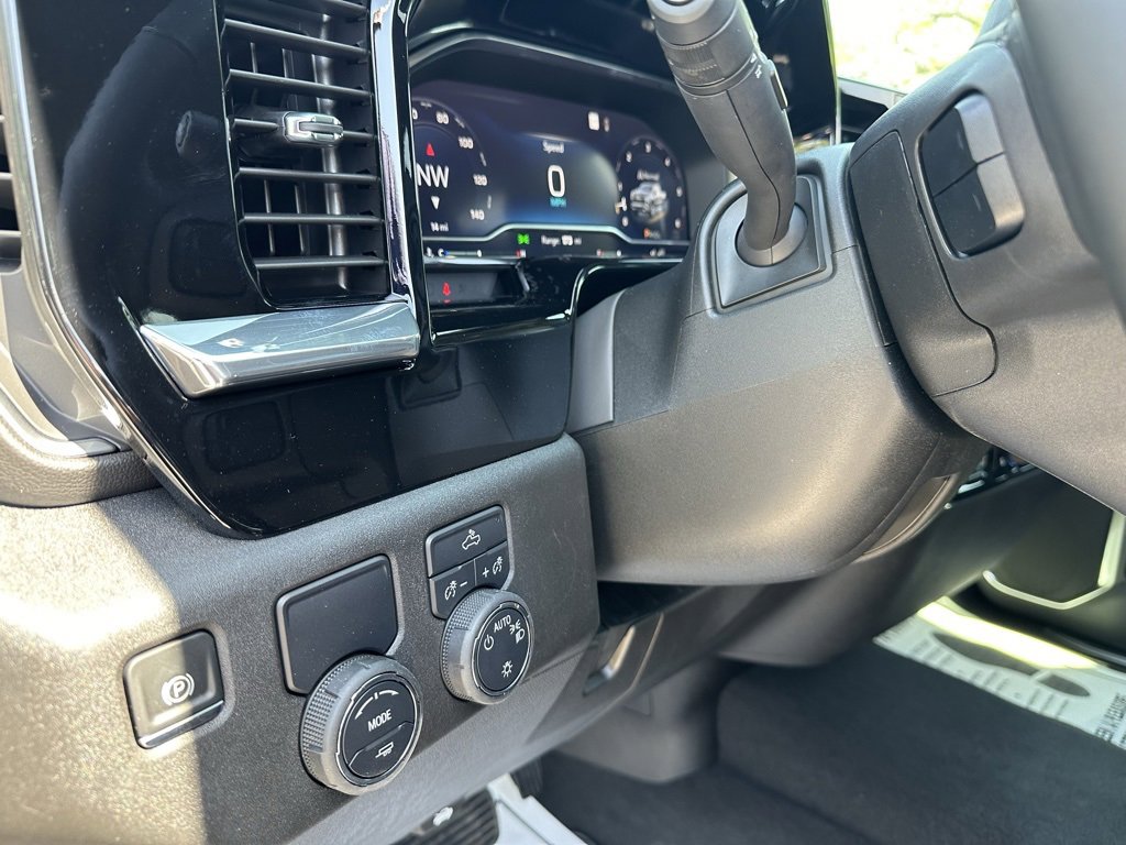 2025 Chevrolet Silverado 1500 LT photo 23