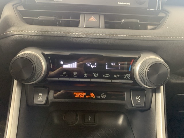 2022 Toyota RAV4 LE photo 19