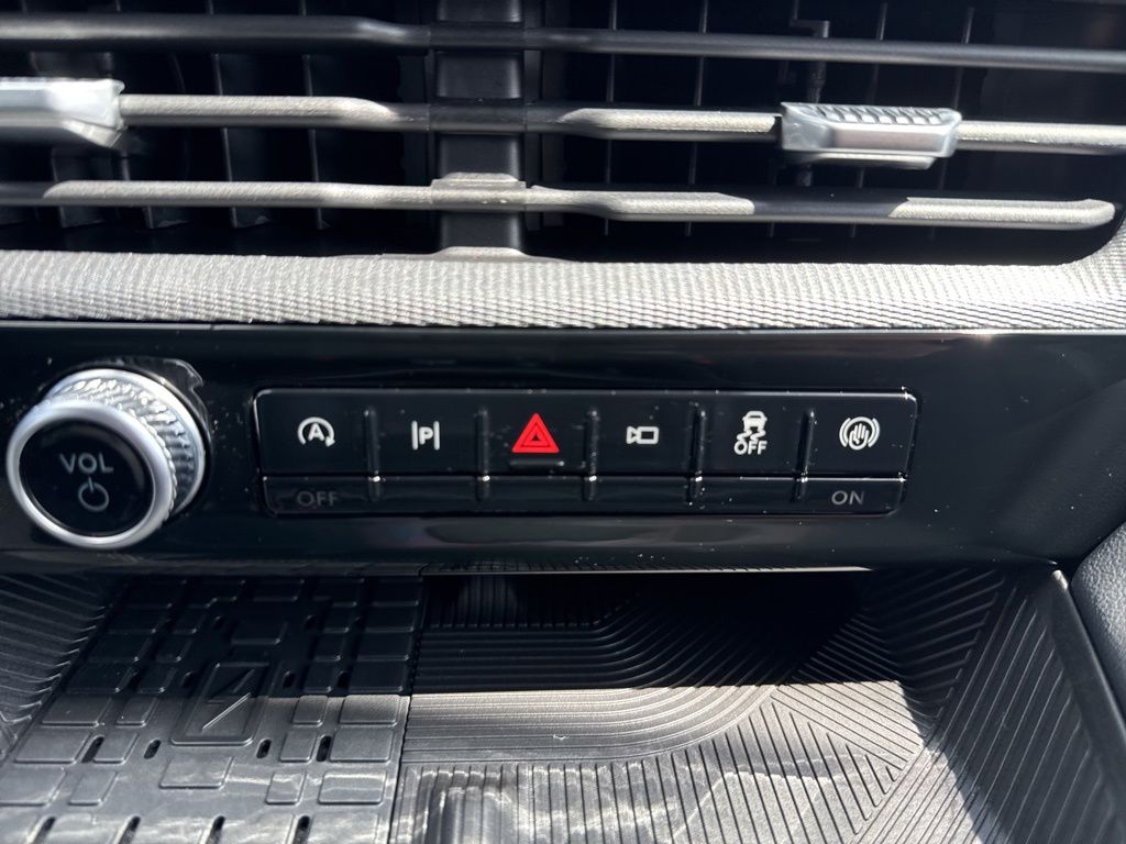 2025 Ford Explorer ST photo 35