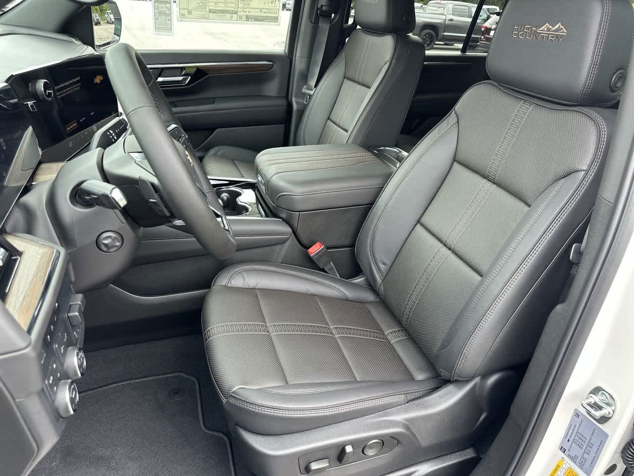 2025 Chevrolet Suburban High Country photo 20