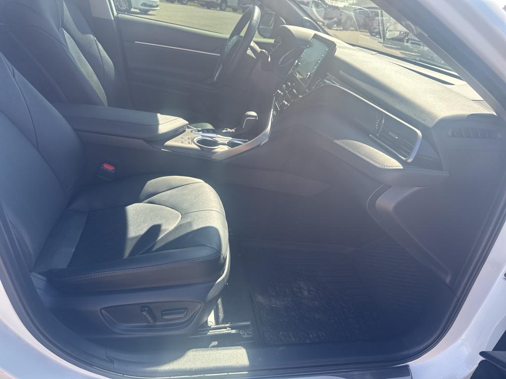 2023 Toyota Camry Hybrid XLE photo 14