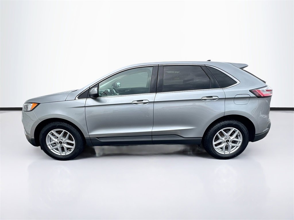 2024 Ford Edge SEL photo 2