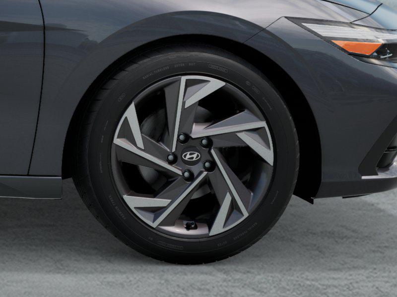 2025 Hyundai Elantra Limited photo 8