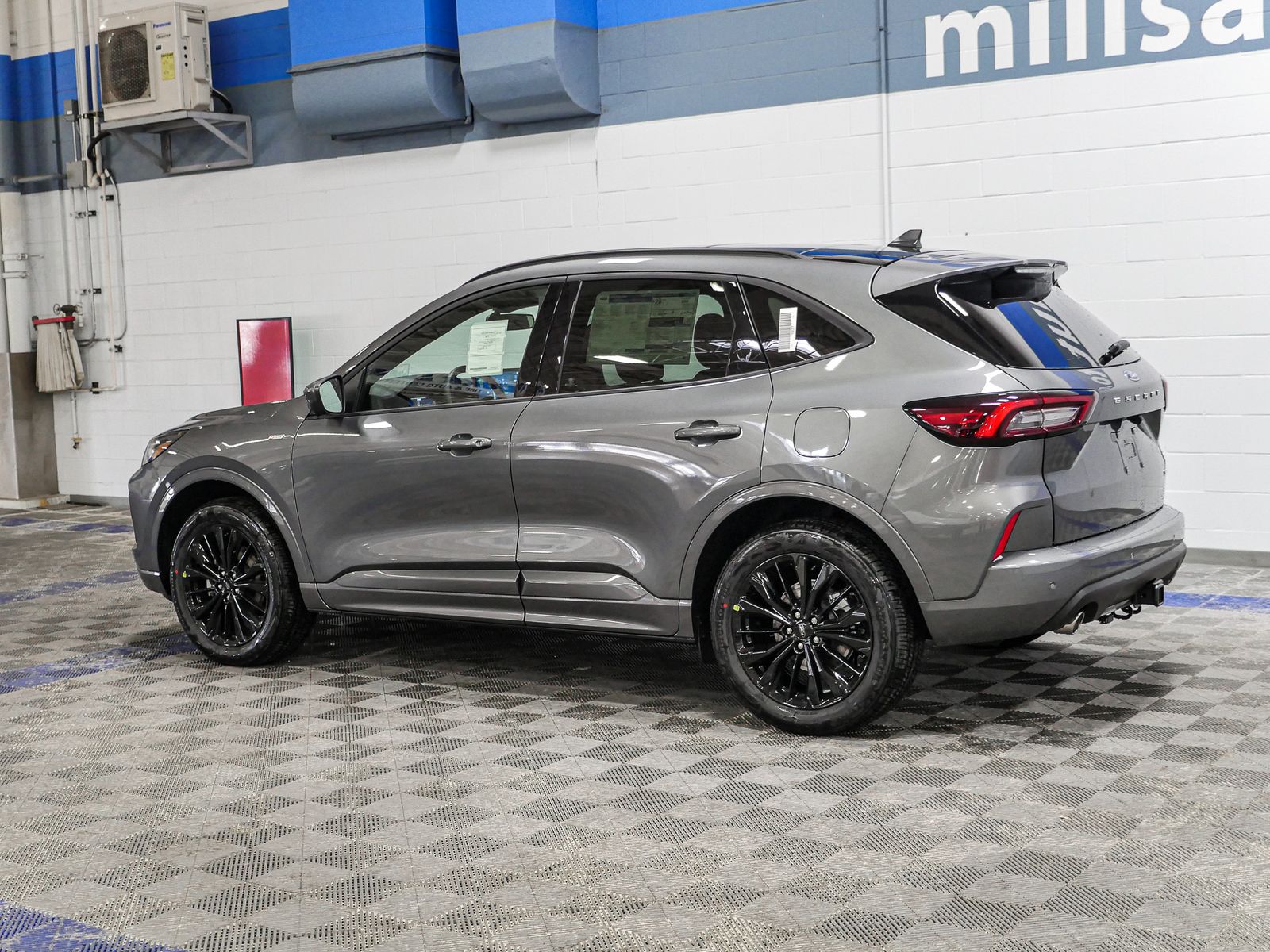 2025 Ford Escape ST-Line Elite photo 4