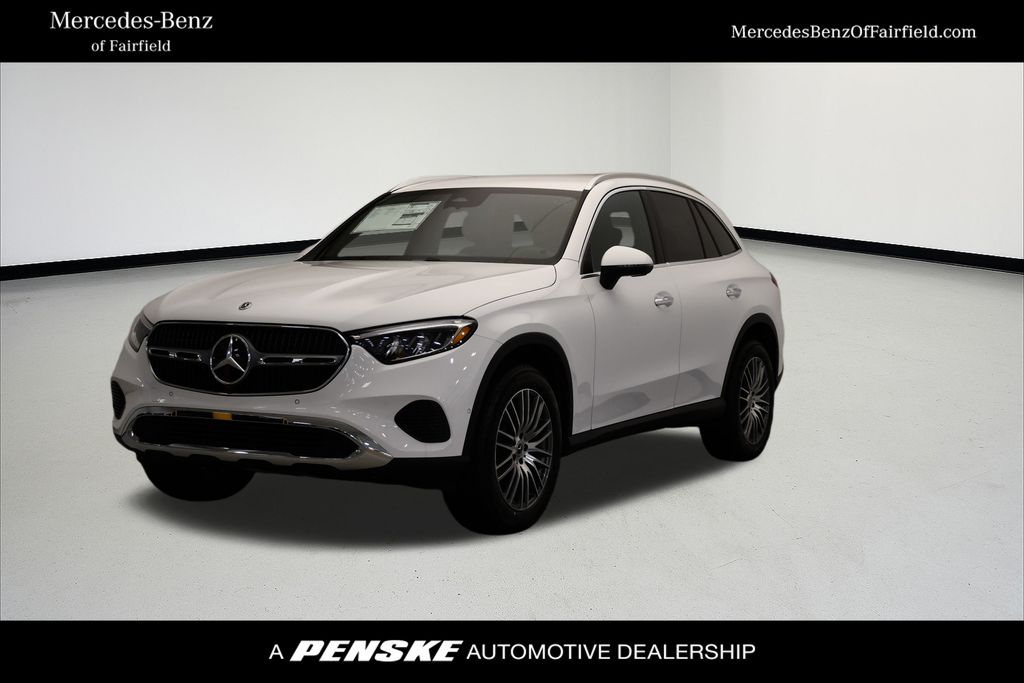 2025 Mercedes-Benz GLC Base's photo