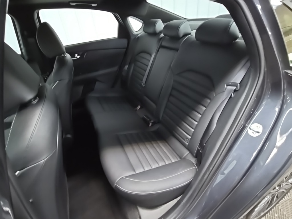 2022 Kia Forte GT-Line photo 32