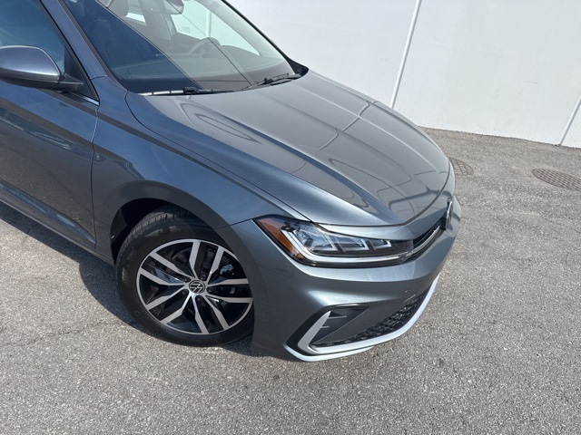 2025 Volkswagen Jetta 1.5T SE photo 3