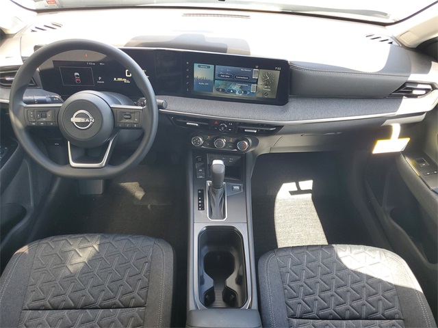 2025 Nissan Kicks SV photo 14