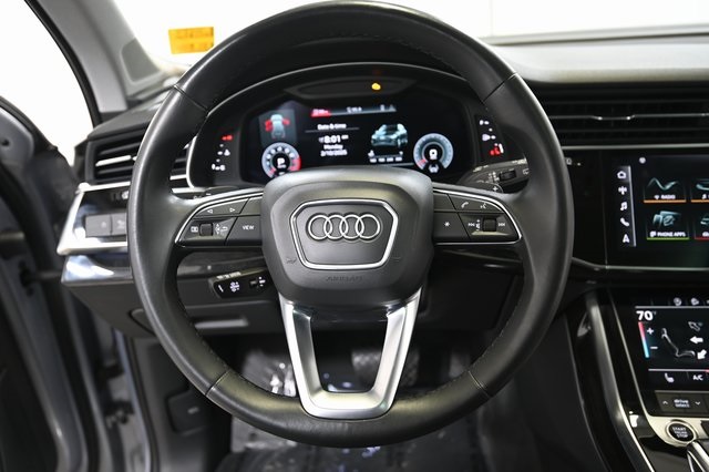 2022 Audi Q7 55 Premium Plus photo 3