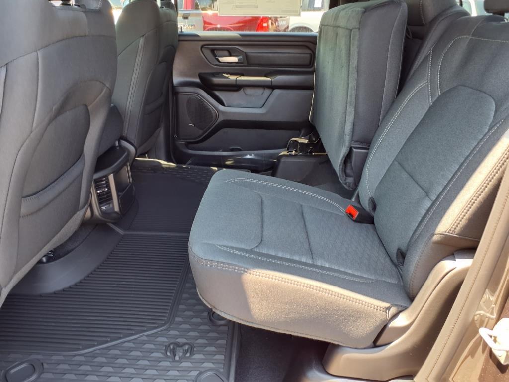 2025 Ram 1500 Tradesman photo 3