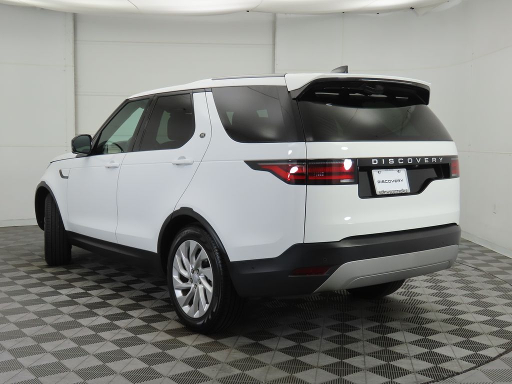 2024 Land Rover Discovery P300 S photo 6
