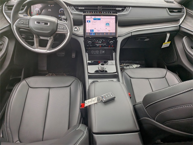 2025 Jeep Grand Cherokee Limited photo 11