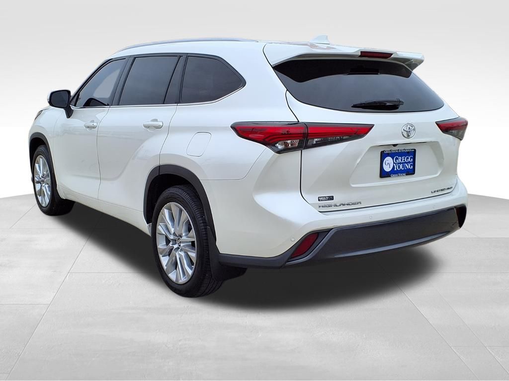 2020 Toyota Highlander Limited photo 2