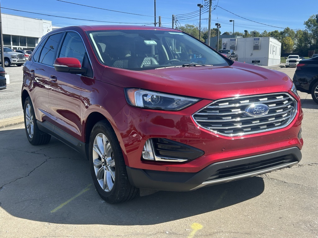 2024 Ford Edge Titanium photo 4