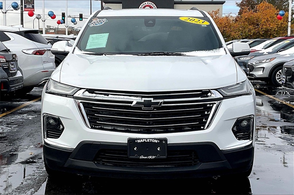 2023 Chevrolet Traverse Leather photo 2