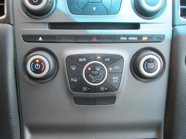 2014 Ford Taurus SEL photo 13