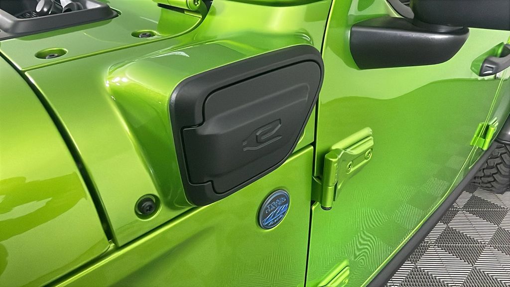 2025 Jeep Wrangler Willys 4xe photo 11
