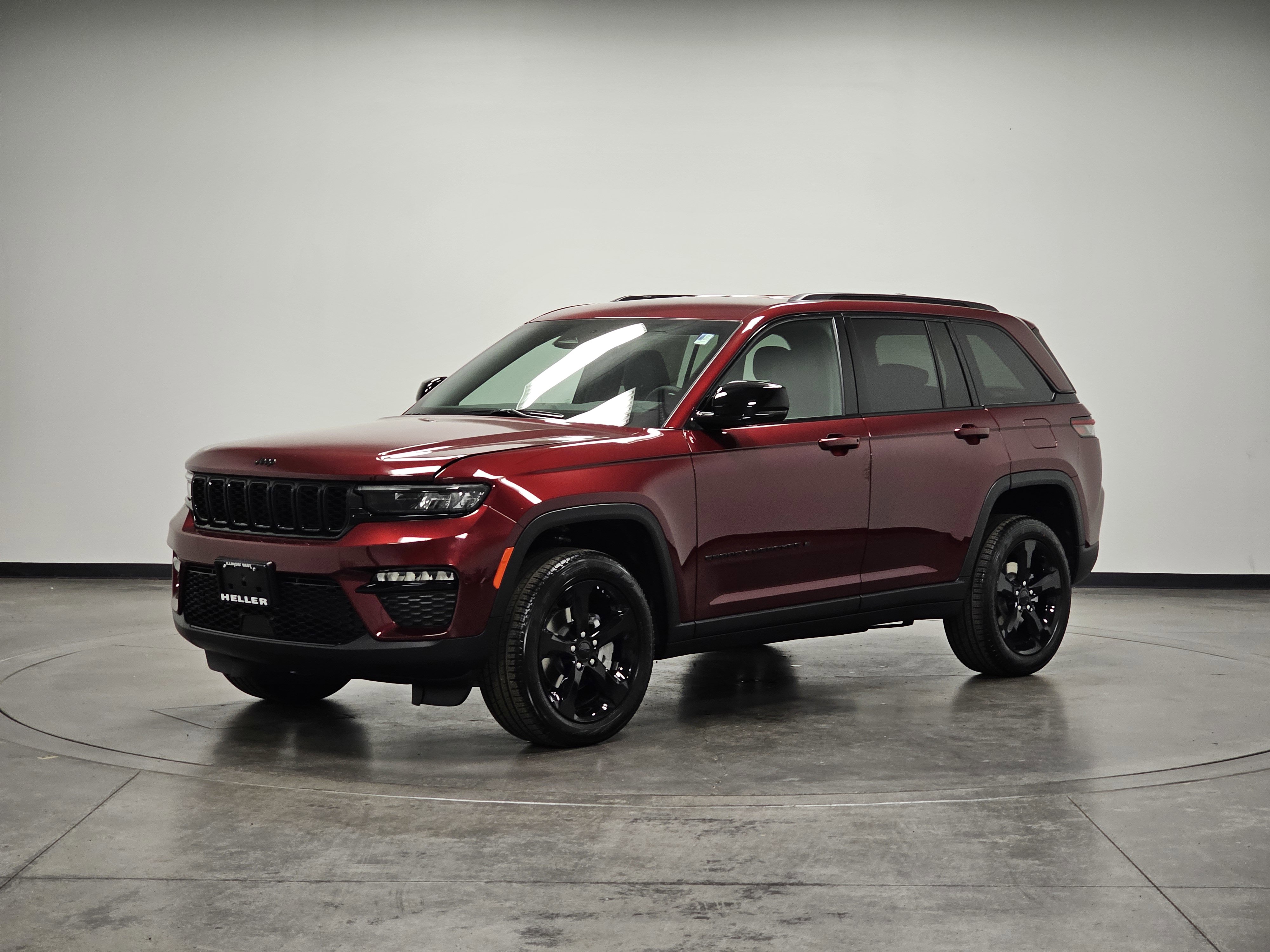 2025 Jeep Grand Cherokee Limited photo 2