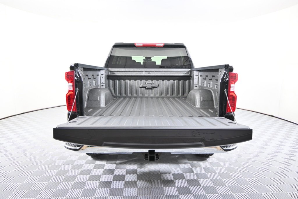 2025 Chevrolet Silverado 1500 LT photo 5