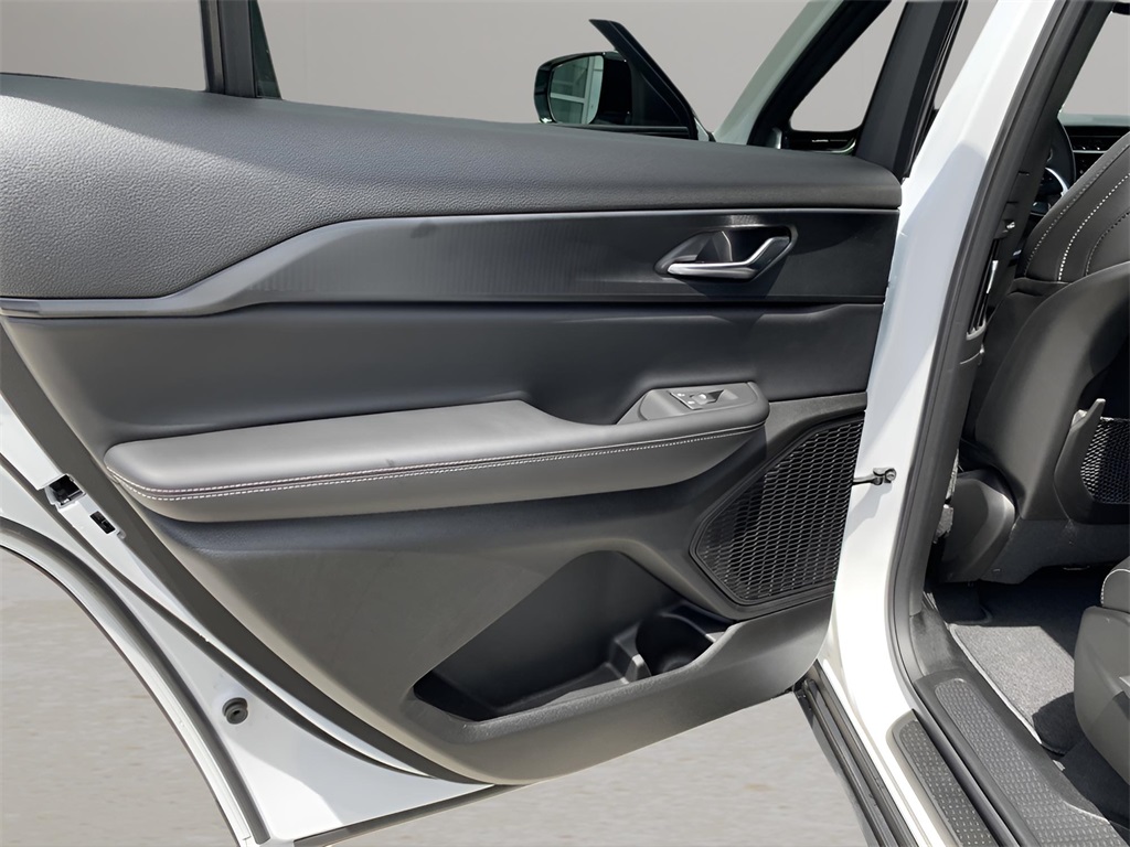 2025 Jeep Grand Cherokee Altitude X photo 42