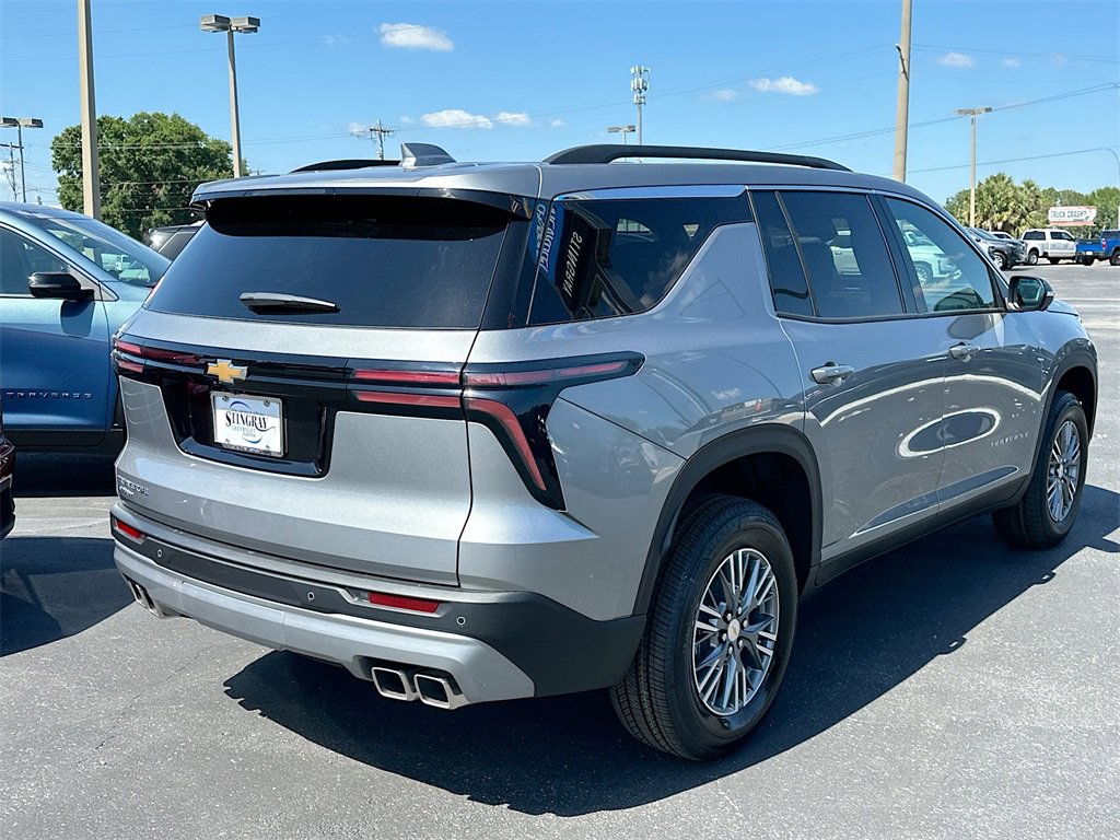 2025 Chevrolet Traverse photo 4