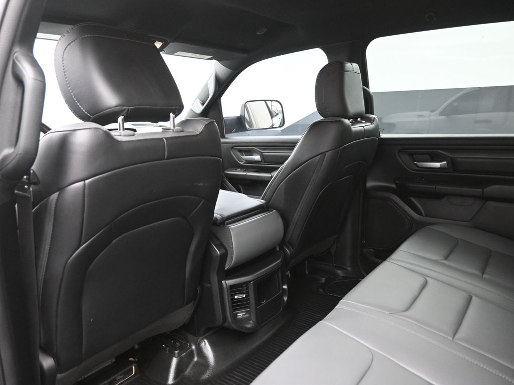 2024 Ram 1500 Tradesman photo 2