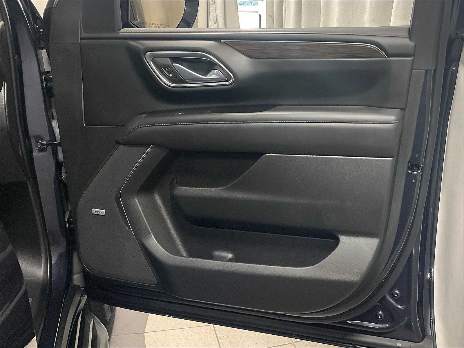 2022 Chevrolet Tahoe LT photo 9