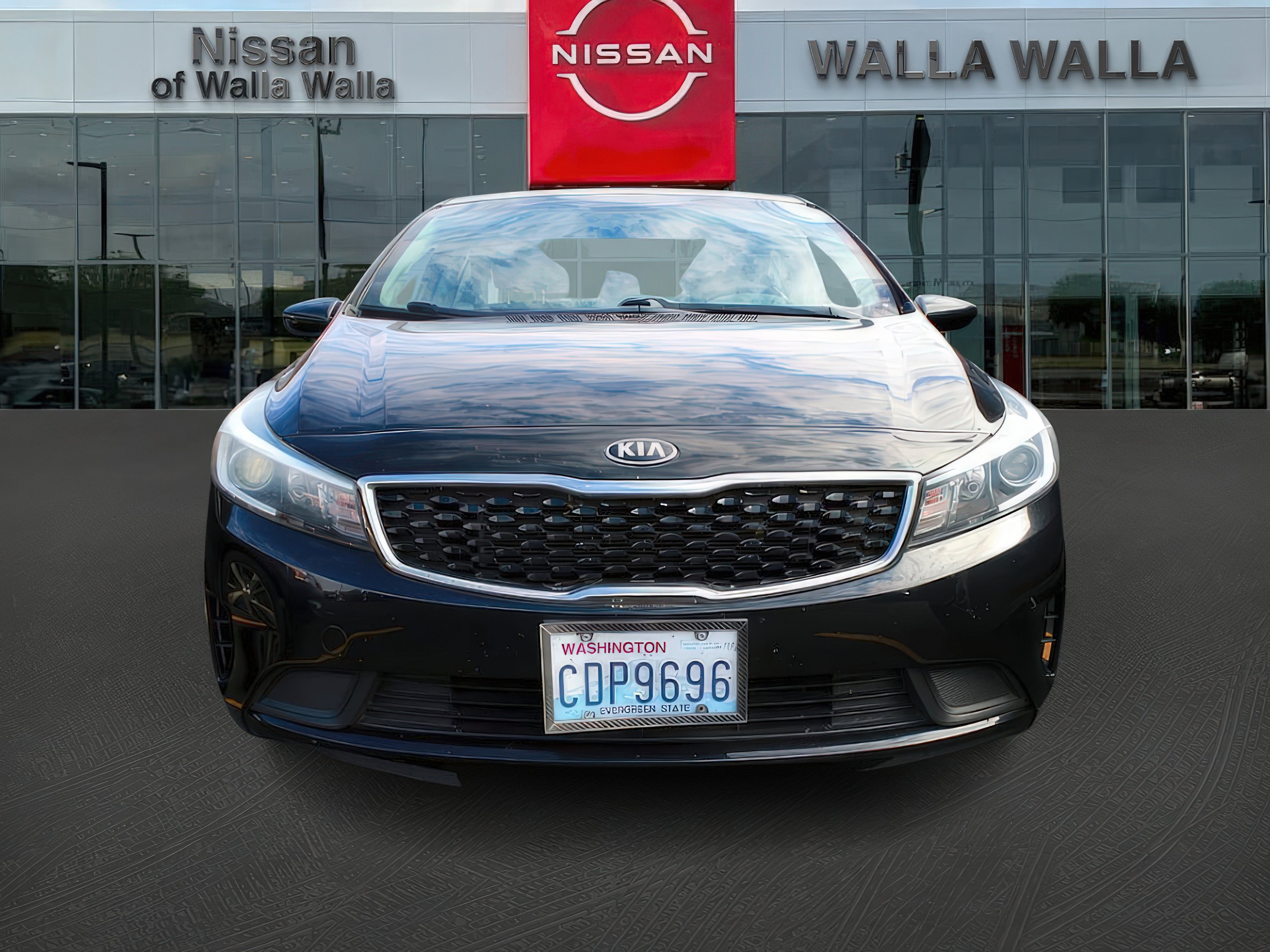 Used 2018 Kia FORTE LX with VIN 3KPFK4A72JE237119 for sale in Walla Walla, WA