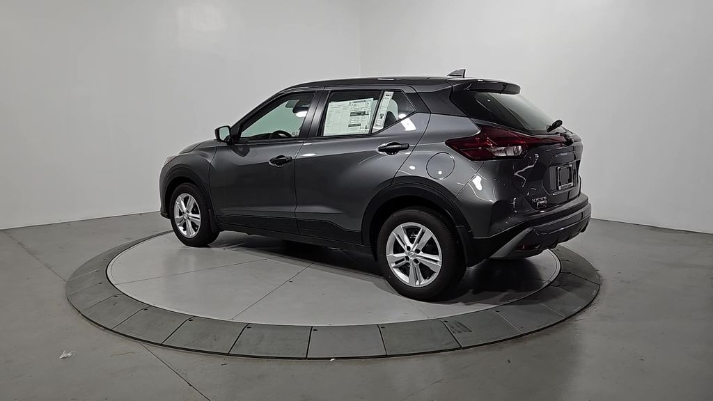 2025 Nissan Kicks Play S photo 3