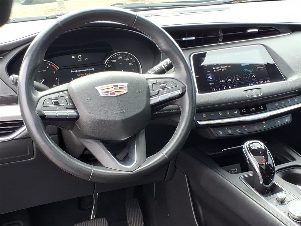 2022 Cadillac XT4 Premium Luxury photo 3