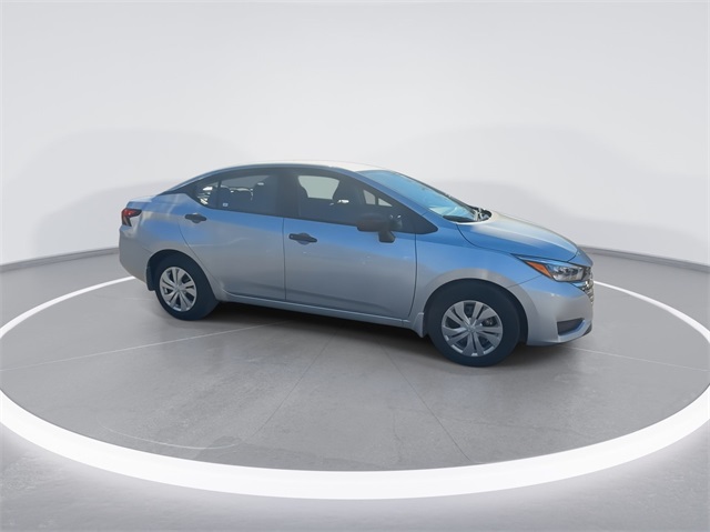 2025 Nissan Versa 1.6 S photo 2