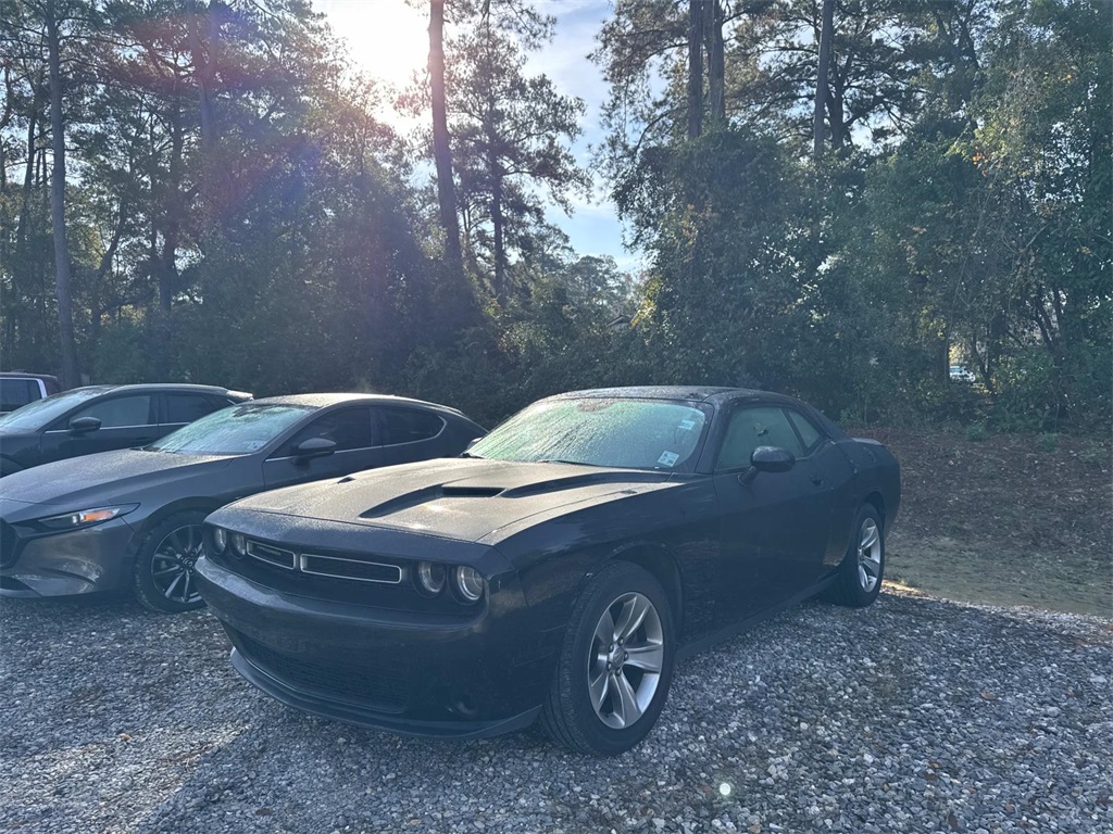 2019 Dodge Challenger SXT's photo