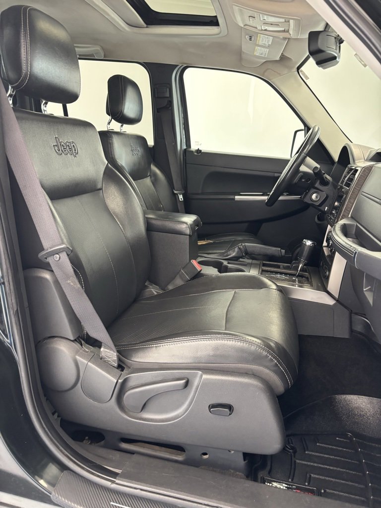 2012 Jeep Liberty Limited Jet photo 18