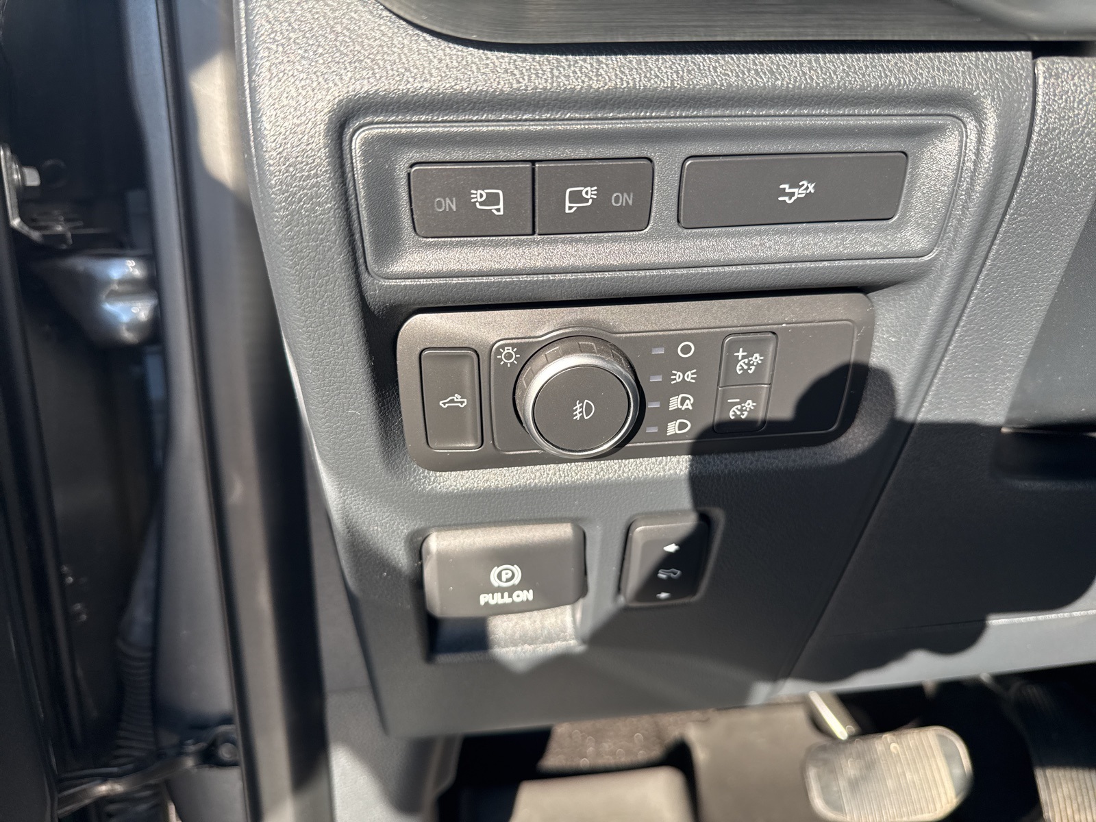 2022 Ford F-150 Lariat photo 17