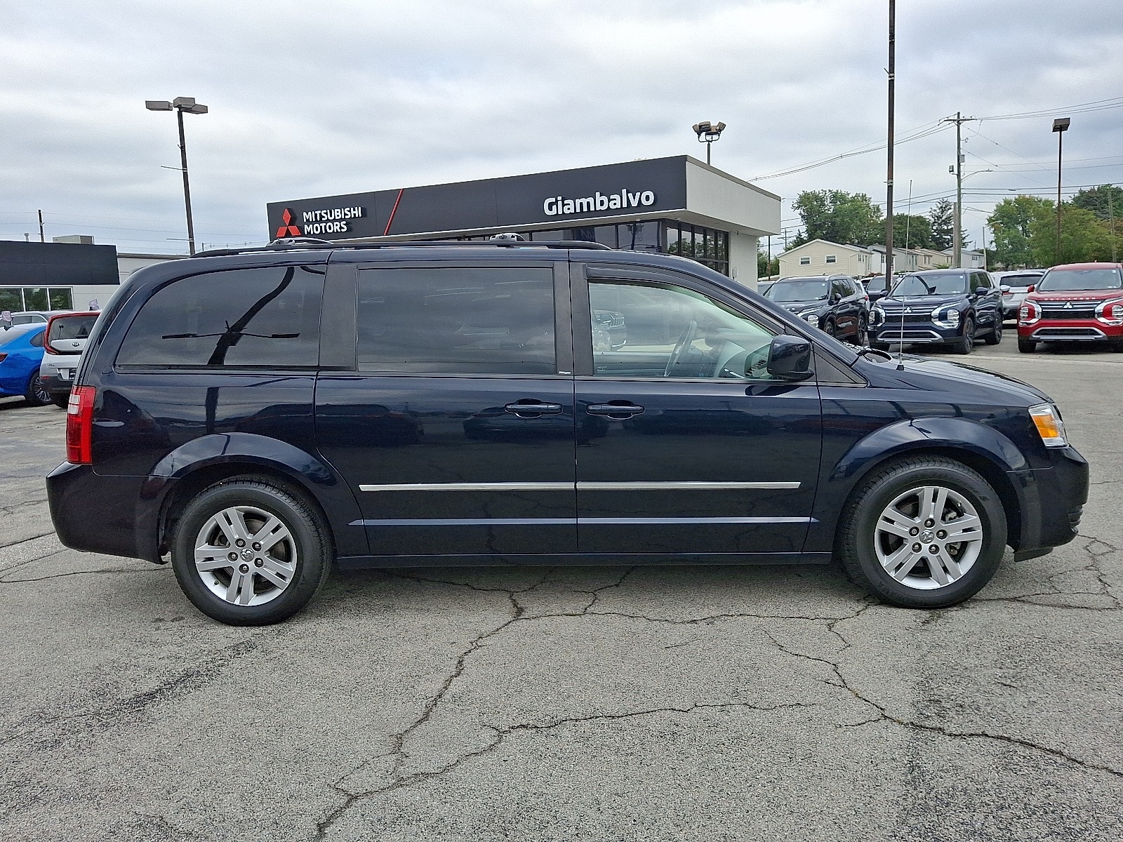 2010 Dodge Grand Caravan SXT Crew photo 8