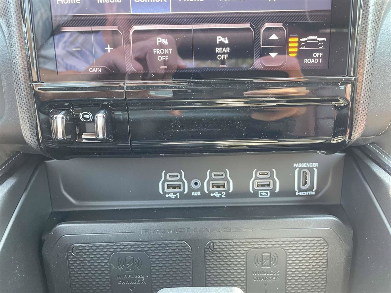 2025 Ram 1500 Limited photo 16