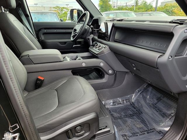 2025 Land Rover Defender 110 X-Dynamic SE photo 9
