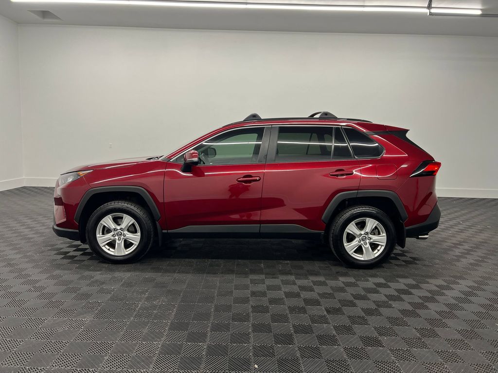 2020 Toyota RAV4 XLE photo 2