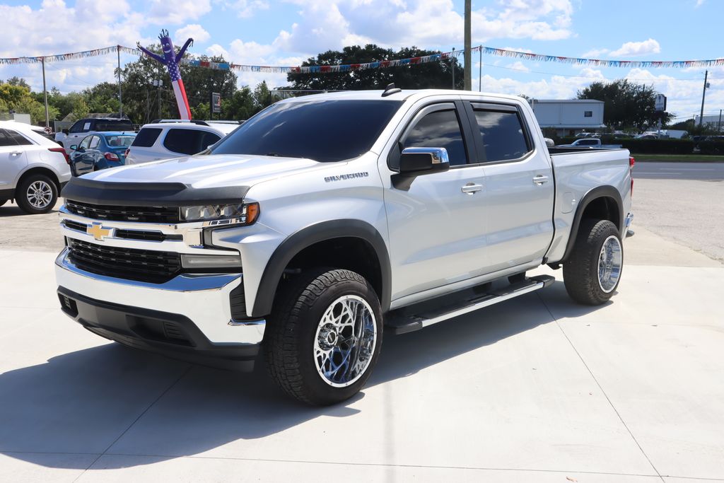 2020 Chevrolet Silverado 1500 LT photo 3
