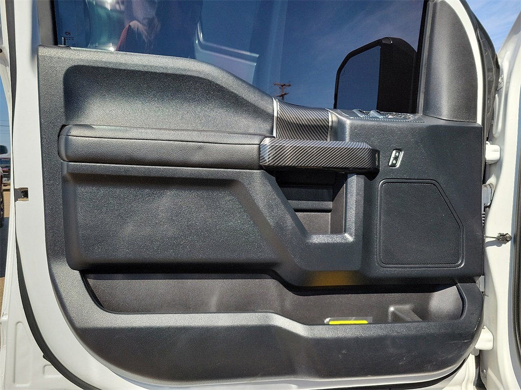 2020 Ford F-150 Raptor photo 18