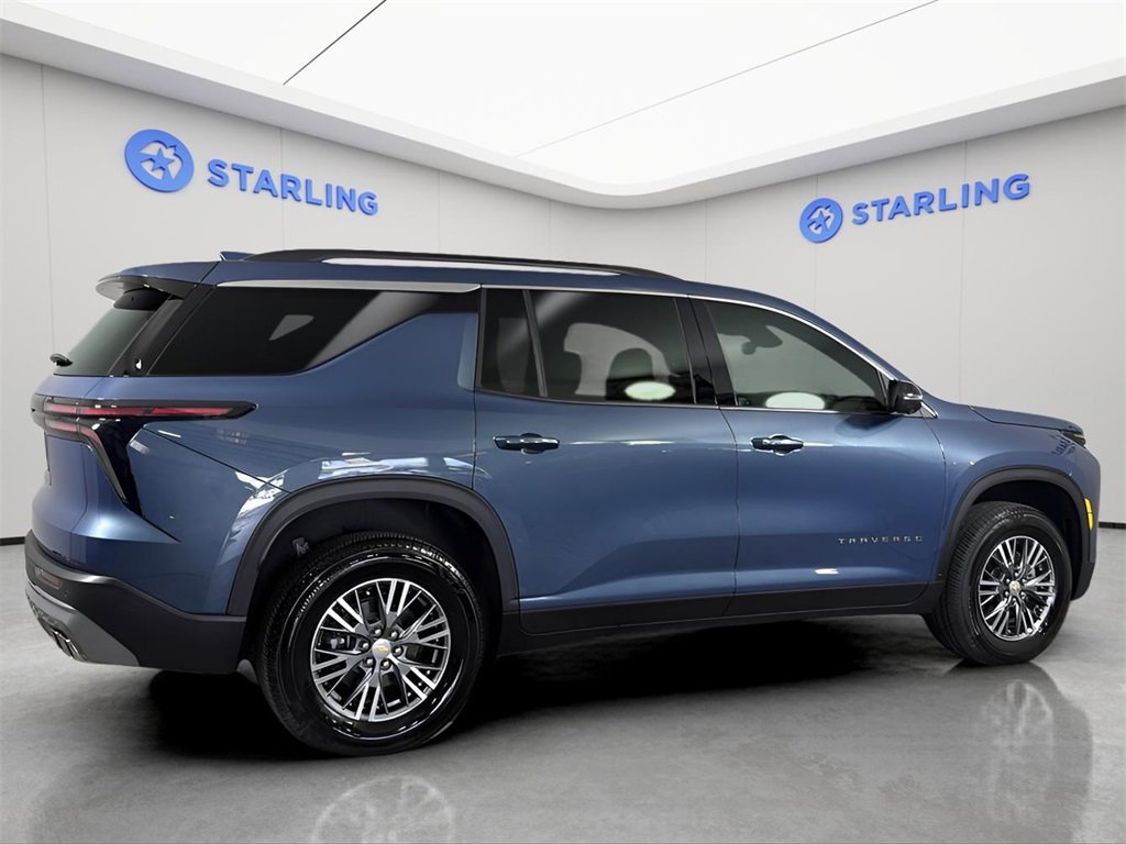 2025 Chevrolet Traverse photo 10