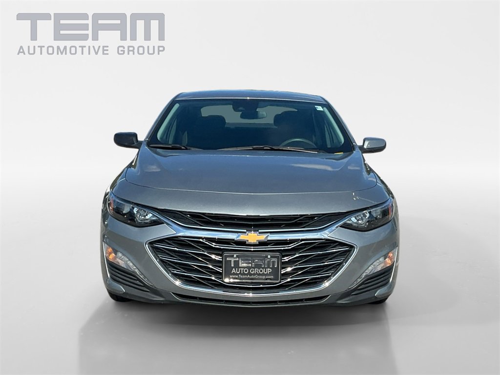 2024 Chevrolet Malibu 1LT photo 2