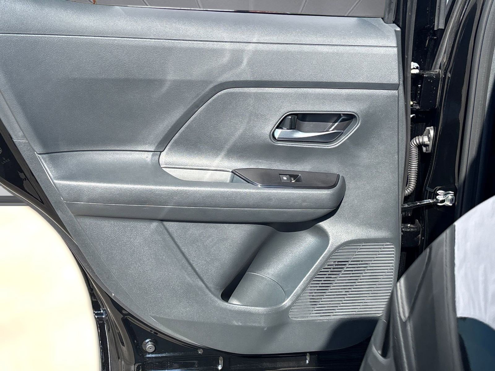 2026 Nissan Kicks SV photo 24